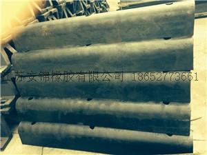  (D型)半圓型橡膠護舷