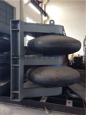  轉動型橡膠護舷